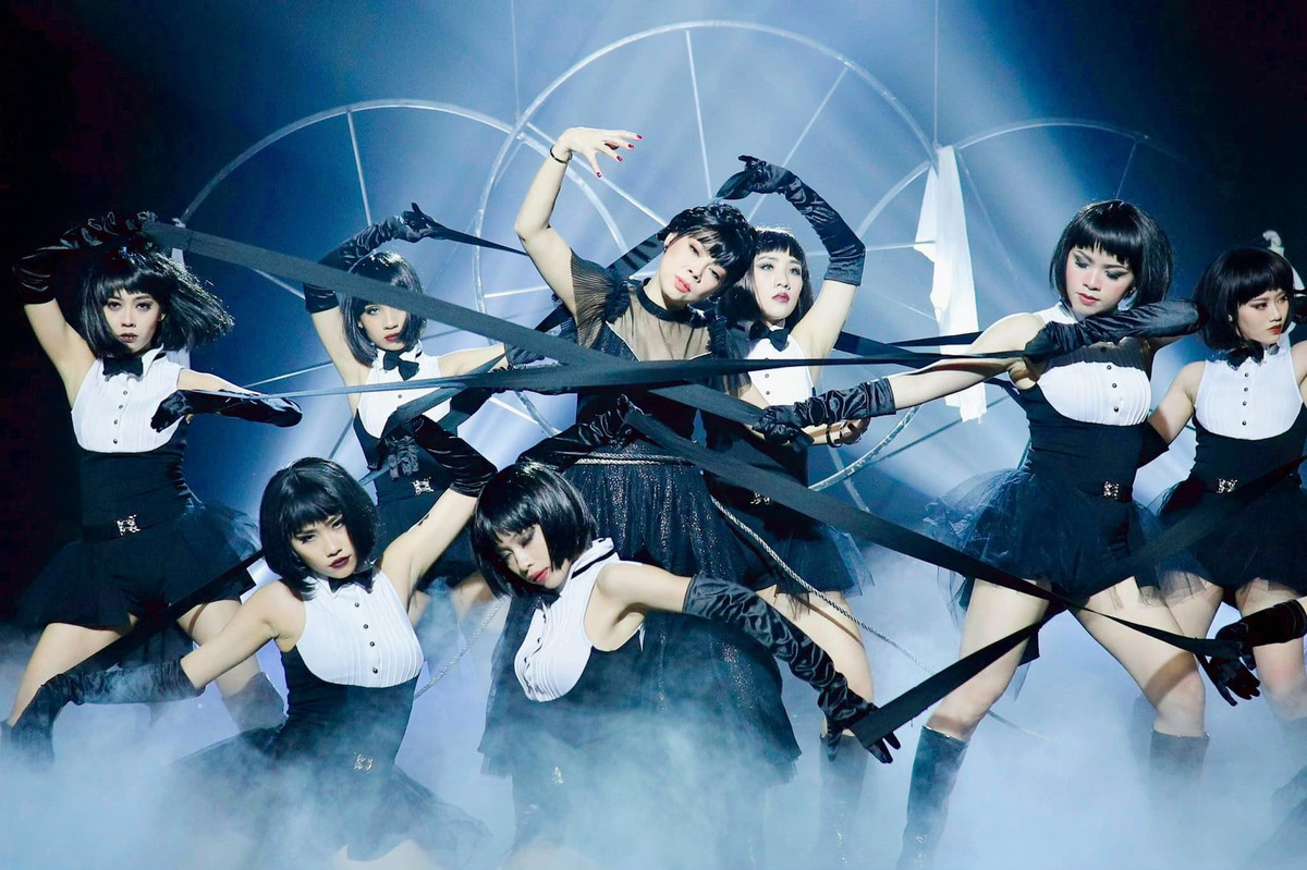 Cover lai bai hat cua ca si tre: Hong Nhung, Thanh Thao gay tranh cai