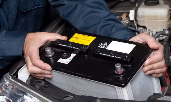 Kiểm tra và đổ đầy mọi bình nhiên liệu