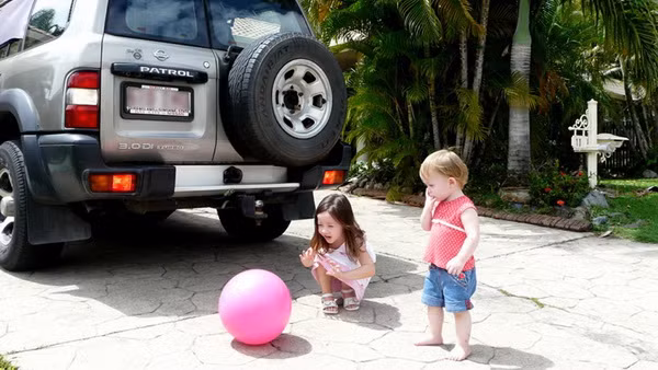 Bosch phát triển hệ thống tự phanh lùi hạn chế tai nạn