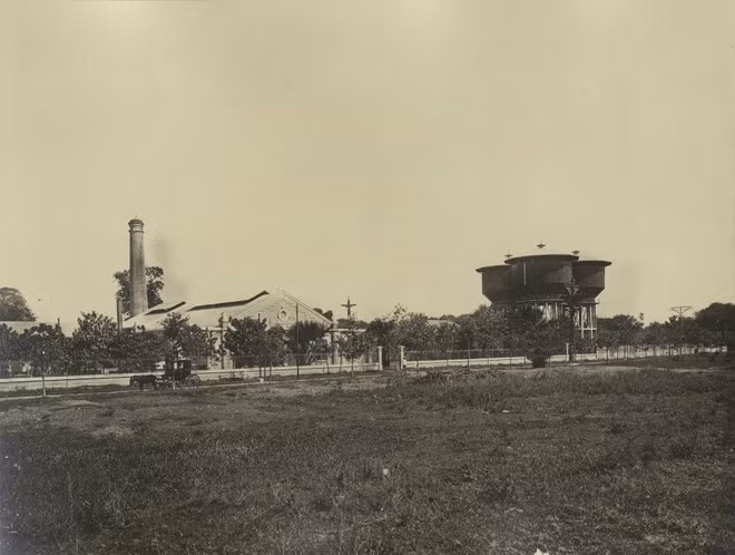 br/> Một nhà máy điện nước ở Chợ Lớn.