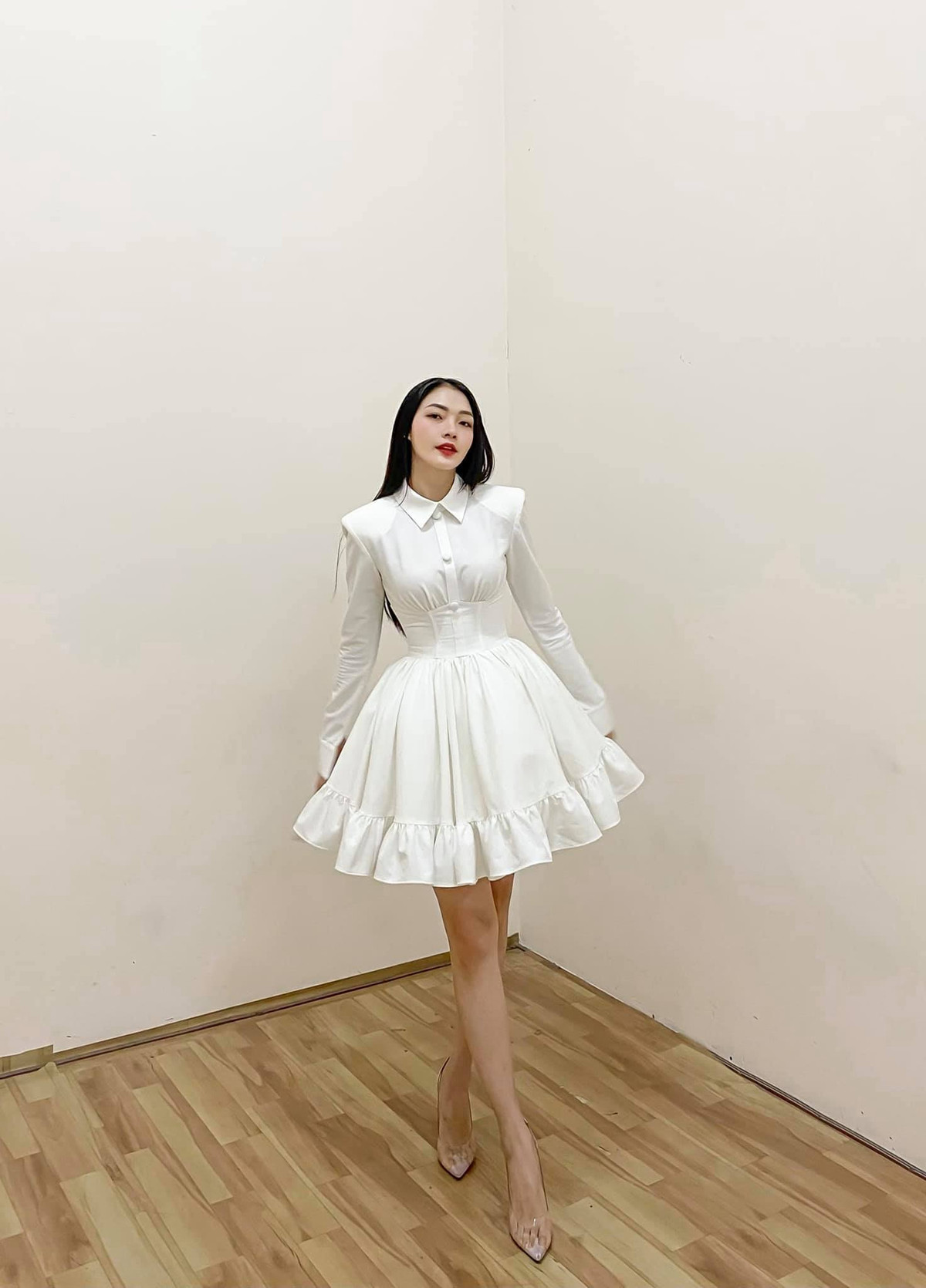 Người đẹp thường ưu tiên những màu đơn sắc hoặc có cách mix màu sắc cực kỳ bắt mắt.