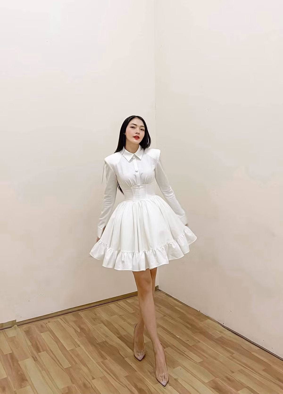 Người đẹp thường ưu tiên những màu đơn sắc hoặc có cách mix màu sắc cực kỳ bắt mắt.