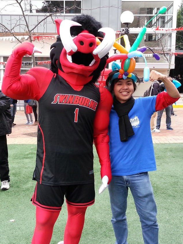 Nha vo dich Olympia 2010: 