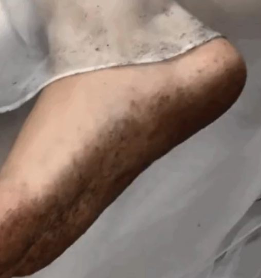 Thuỳ Tiên khoe khoảnh khắc xấu xí trong hậu trường - Hình 2 Thuy Tien khoe khoanh khac xau xi trong hau truong-Hinh-2