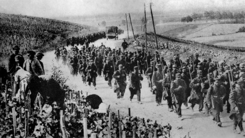  Trận Rossignol diễn ra vào ngày 22/8/1914, là một cuộc giao chiến trong trận Biên giới Bắc Pháp trong cuộc Thế chiến I. Trận đánh bùng nổ khi Quân đoàn Thuộc địa của Pháp dốc sức chặn đà tiến của Tập đoàn quân số 4 và số 5 của Đức tại khu vực biên giới phía Bắc nước Pháp.