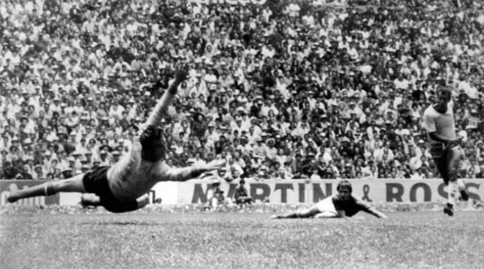 Giọt nước làm tràn ly là khi đội tuyển Honduras thua đội tuyển El Salvador trong các trận play-off vòng loại giải vô địch bóng đá thế giới.