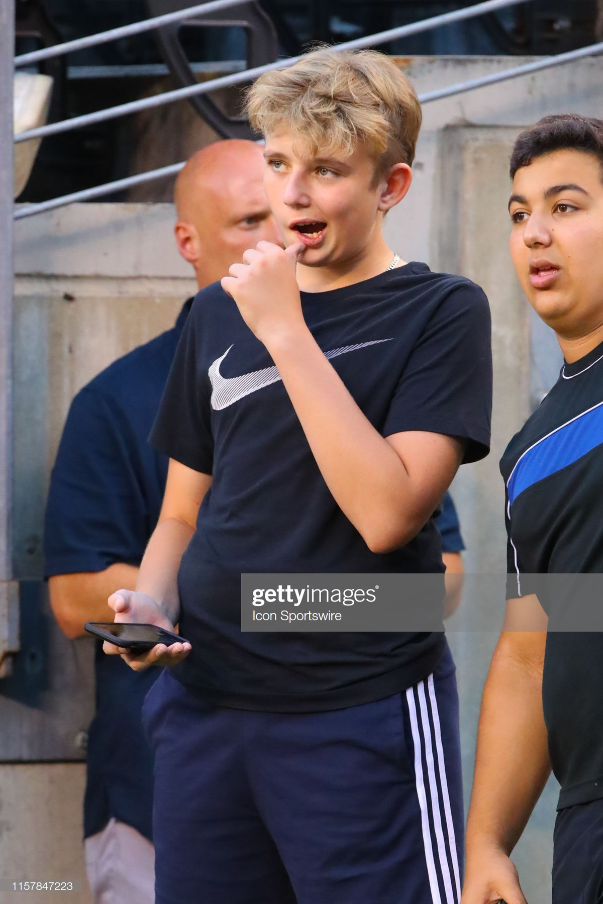 Được biết, Barron tới sân cùng với một vài người bạn của mình.