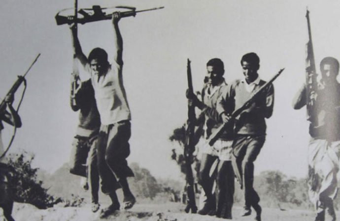 Cuộc chiến bắt nguồn từ sự phẫn nộ của Pakistan trước việc Ấn Độ giúp đỡ phong trào đấu tranh của người Bengal ở đông Pakistan, ủng hộ việc thành lập nhà nước Bangladesh tách khỏi Pakistan.