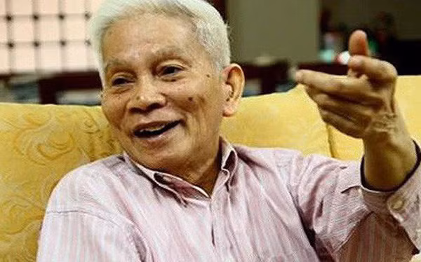 Trong sự nghiệp của mình Giáo sư Hoảng Tụy đã để lại trên 100 công trình đăng trên các tạp chí có uy tín quốc tế về nhiều lĩnh vực khác nhau của toán học.