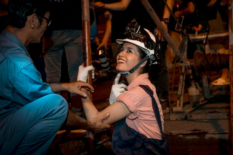 Ở phần thi Người đẹp Nhân ái, Ngọc Thoa không ngại chui xuống cống, ngâm mình trong làn nước đen đặc quánh để thực hiện công việc của những người công nhân vệ sinh. Cô ghi điểm với khán giả theo dõi phần thi bằng sự nhiệt huyết và chân thành. Với đầy đủ yếu tố về ngoại hình, tri thức, Ngọc Thoa được đánh giá là viên ngọc thô và hứa hẹn tỏa sáng trong đêm chung kết.