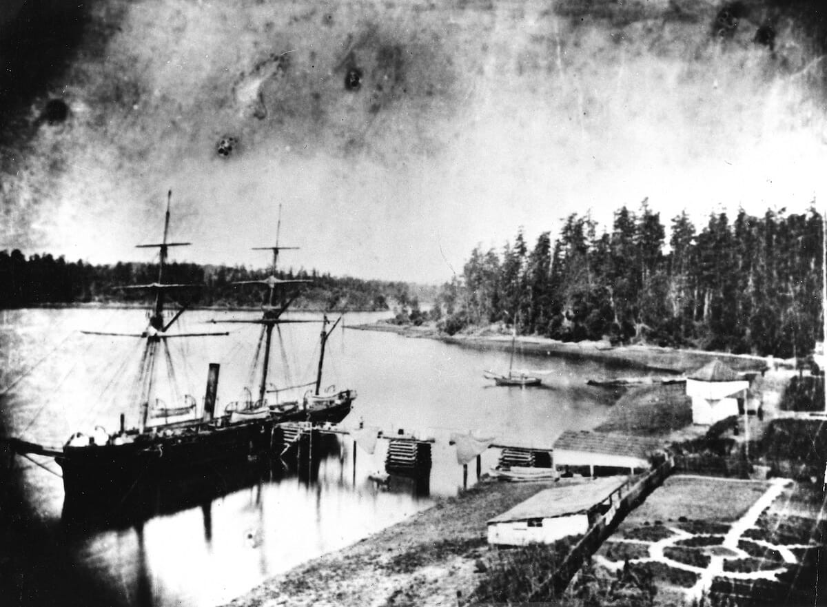 Nguy cơ của một cuộc chiến tranh đã hiện hữu giữa 400 lính Mỹ đống chốt trên đảo và 1000 lính Anh sẵn sàng đổ bộ từ ngoài khơi.