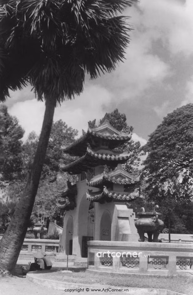 Một góc nhìn khác về lăng Lê Văn Duyệt, 1965.