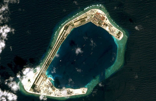 Chien thuat “chao nong hup vong quanh”... Trung Quoc muu doat cac bai can o Bien Dong the nao?