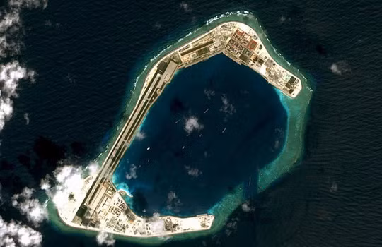 Chien thuat “chao nong hup vong quanh”... Trung Quoc muu doat cac bai can o Bien Dong the nao?