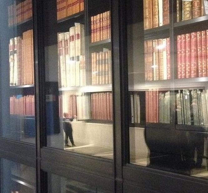 Người tí hon và những cuốn sách siêu to khổng lồ?