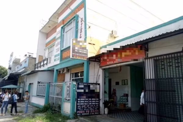 Binh Duong: Nguoi dan ong chet khoa than trong nha nghi