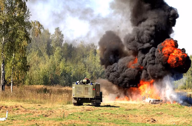 Ngoài vai trò rà phá bom mìn, robot này có thể thực hiện nhiệm vụ chữa cháy khi cần.