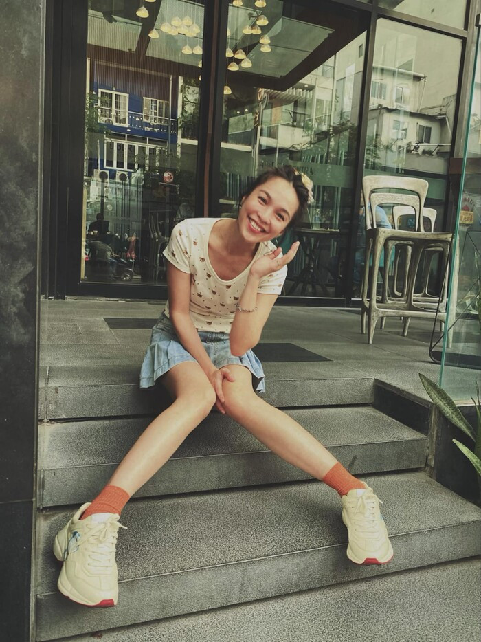 Lần hiếm hoi xuất hiện trên sân khấu, Hiền Thục khiến nhiều người ngỡ ngàng - Hình 7 Lan hiem hoi xuat hien tren san khau, Hien Thuc khien nhieu nguoi ngo ngang-Hinh-7