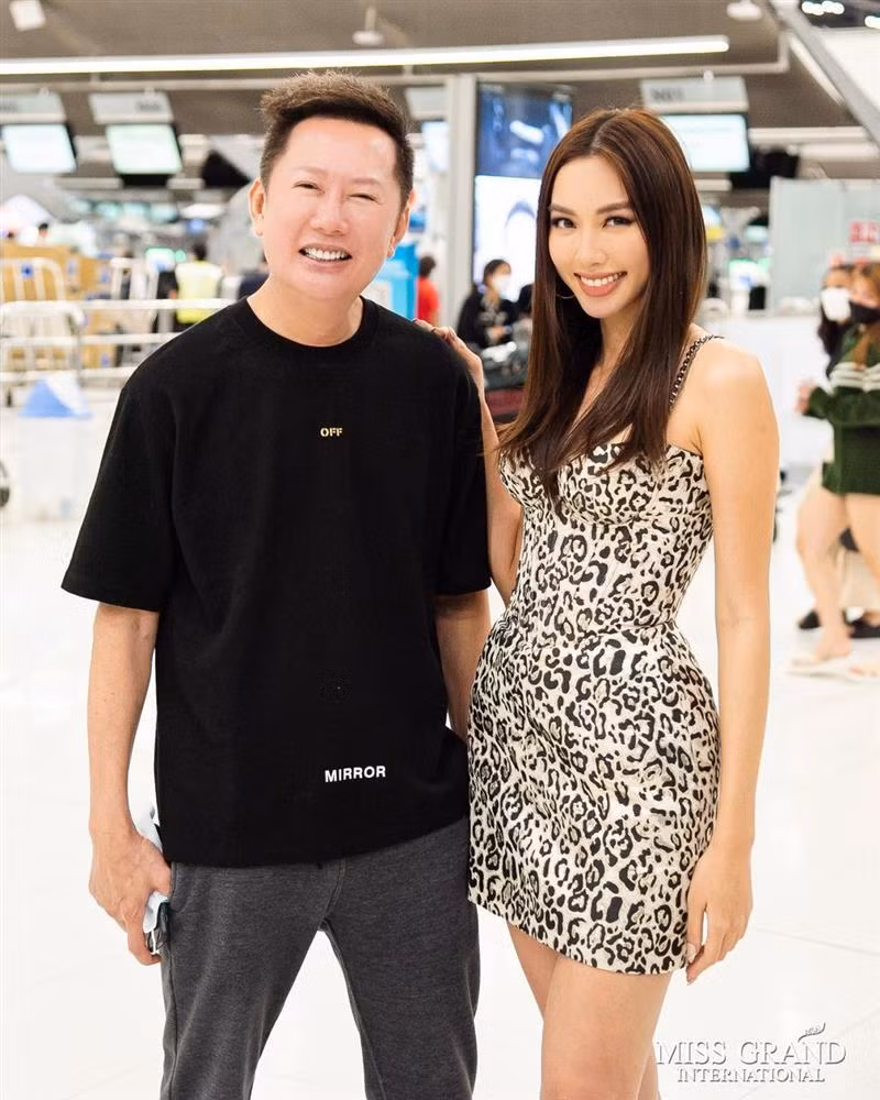 Ban thi H'Hen Nie cong khai 'vo mat' chu tich Miss Grand