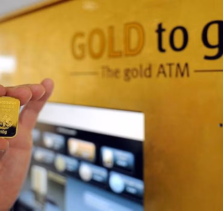 Máy ATM độc đáo này được đặt ngay trong sảnh khách sạn Emirates Palace - nơi thường xuyên có khách quen là các tỉ phú.