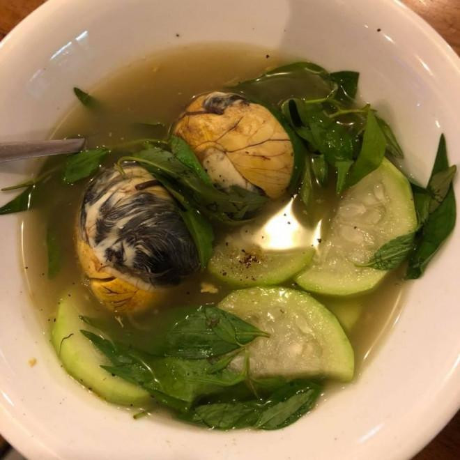 Trứng vịt lộn nấu với 2 loại rau vừa ngon vừa bổ trong mùa dịch bệnh - Hình 3 Trung vit lon nau voi 2 loai rau vua ngon vua bo trong mua dich benh-Hinh-3