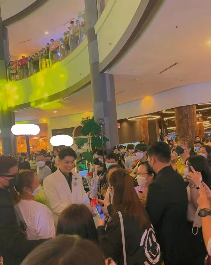 Noo Phuoc Thinh phat tuong hau COVID-19, netizen 'lu lan'-Hinh-6