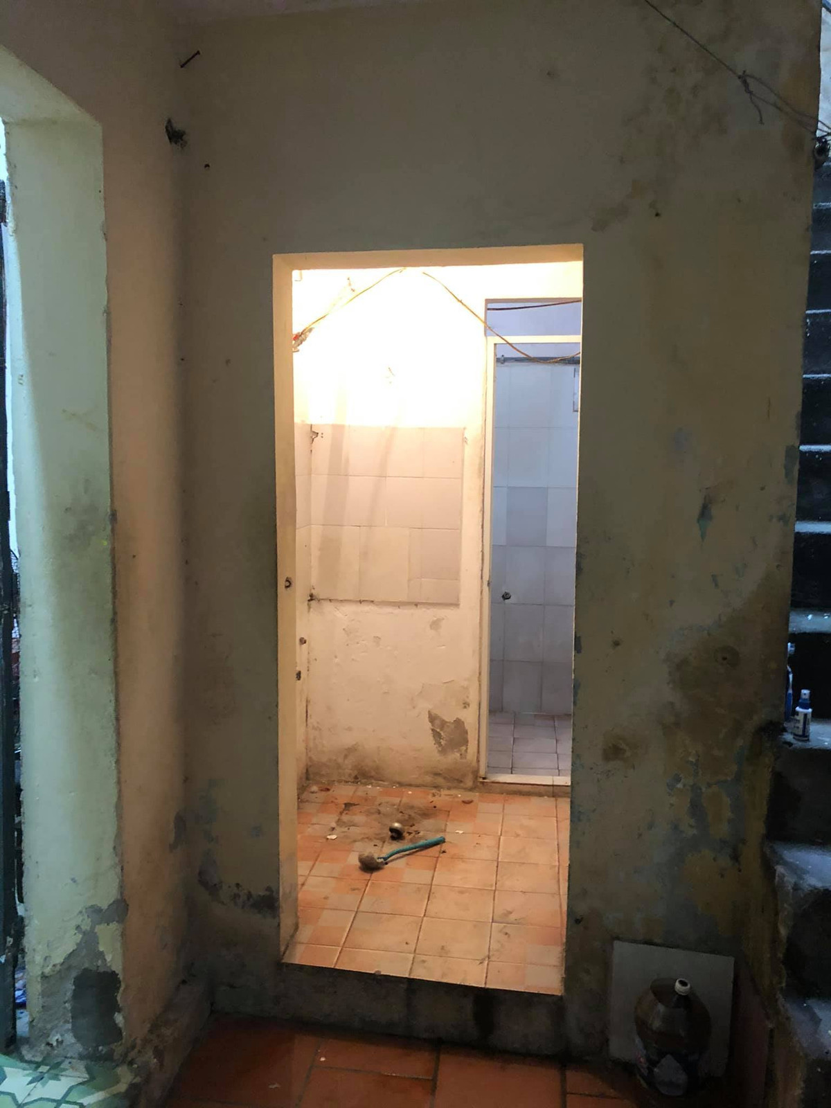 Chang trai cai tao phong tro am moc nhu khong gian pho co Hoi An-Hinh-2