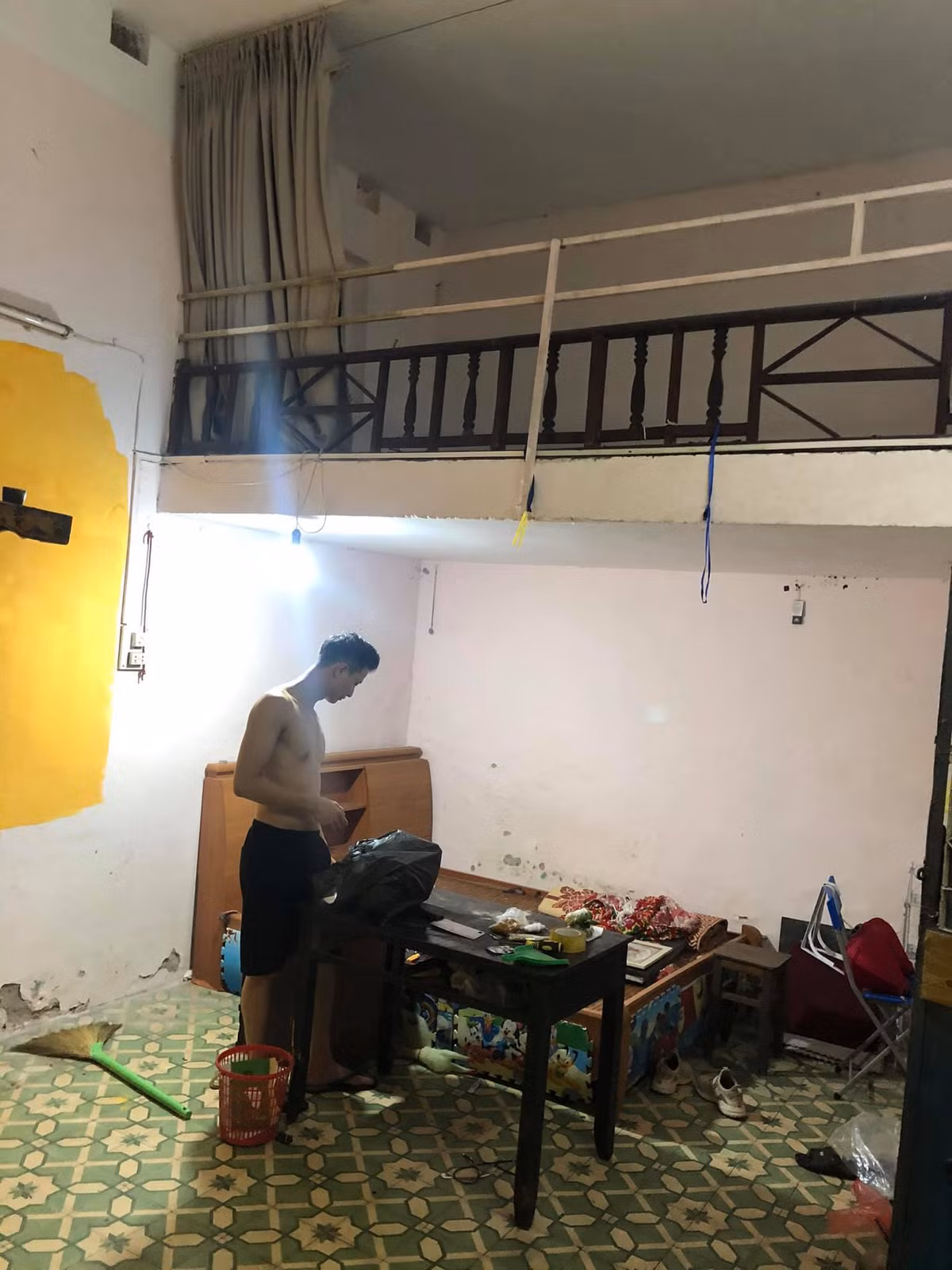 Chang trai cai tao phong tro am moc nhu khong gian pho co Hoi An-Hinh-4