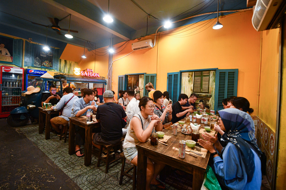 Pho mien ga Ky Dong o TP.HCM don them khach tre nho hieu ung Michelin-Hinh-7