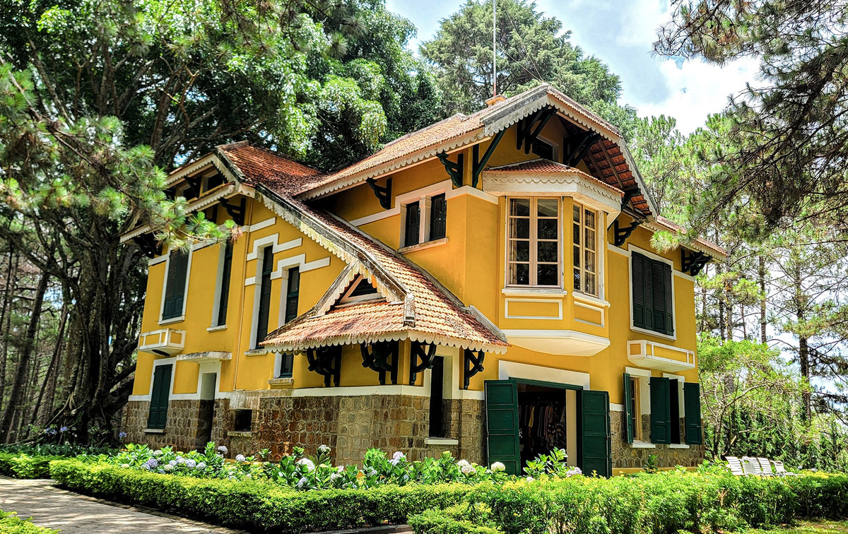 Một căn biệt thự khác trong khu vực Dinh I.