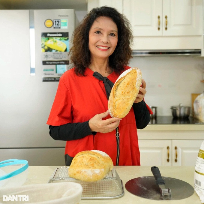 NSND Minh Châu: Nỗi cô đơn và sở thích làm bánh ở tuổi 67 - Hình 3 NSND Minh Chau: Noi co don va so thich lam banh o tuoi 67-Hinh-3