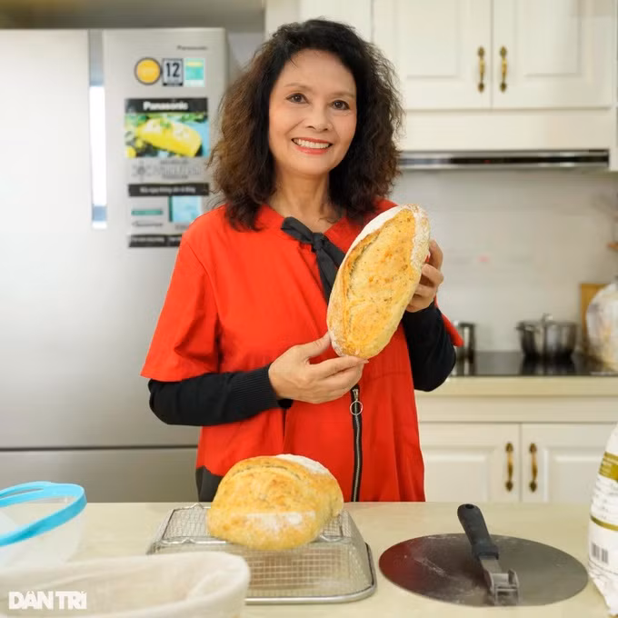NSND Minh Châu: Nỗi cô đơn và sở thích làm bánh ở tuổi 67 - Hình 3 NSND Minh Chau: Noi co don va so thich lam banh o tuoi 67-Hinh-3