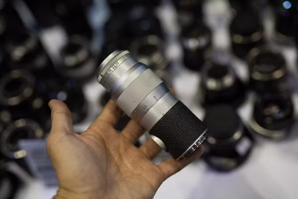 Một ống kính cao cấp của Leica, thương hiệu hầu như người chơi nào cũng mong sở hữu.