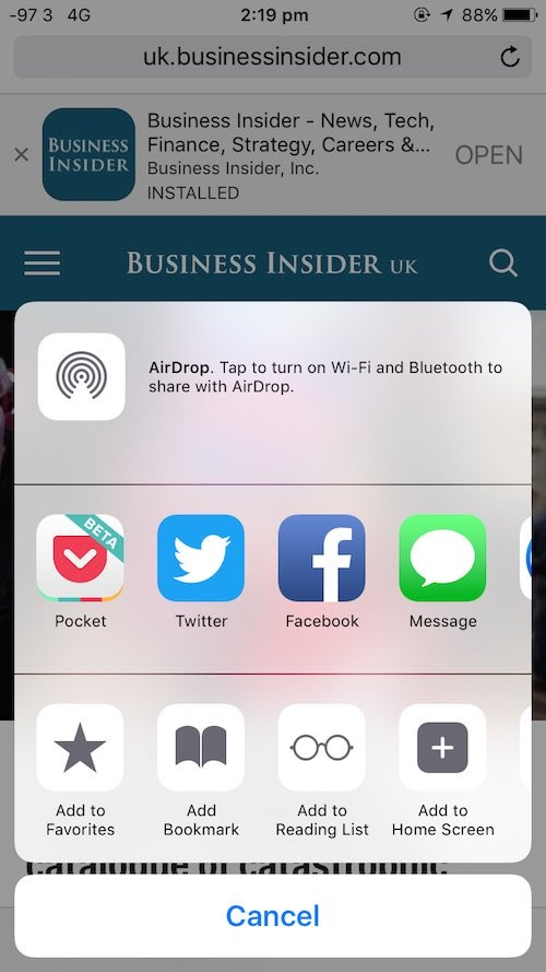 br/> - Bước 2: Đợi trang web nạp xong, nhấn nút Share.