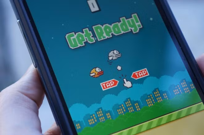 1/2014, Flappy Bird của Nguyễn Hà Đông trở thành hiện tượng trên toàn cầu do độ khó của game. Theo ước tính, sự thành công của chú chim điên đã giúp Hà Đông thu về 50.000USD/ngày từ quảng cáo trong game. 2/2014, nhà phát triển đã bất ngờ xóa bỏ trò chơi trên App Store do có quá nhiều áp lực.