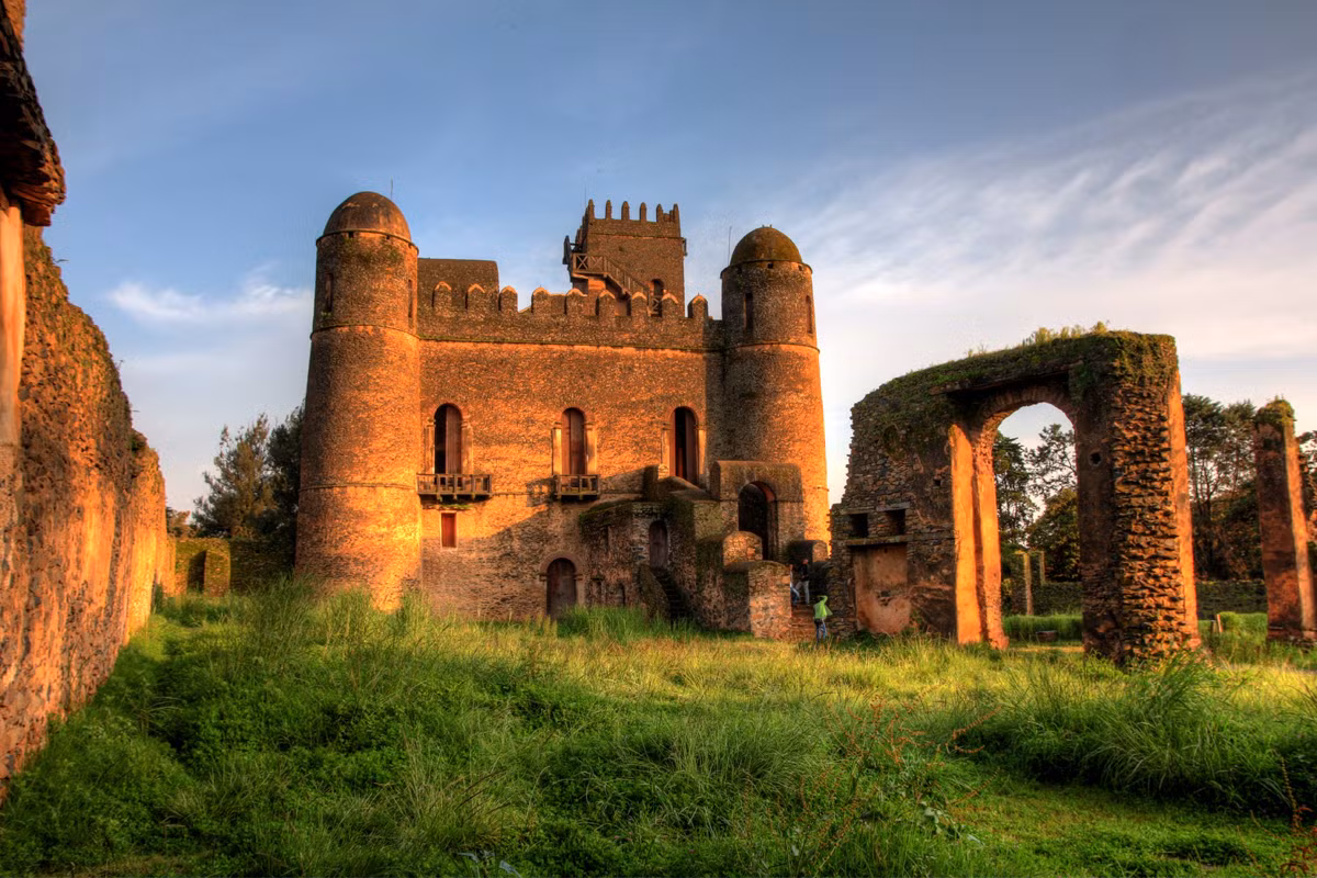 Kể từ năm 1636, Gondar trở thành kinh đô của vương quốc Ethiopia, pháo đài Fasil Ghebbi đảm nhiệm vai trò trung tâm chính trị của đất nước. Ảnh: Pcethiopia.org
