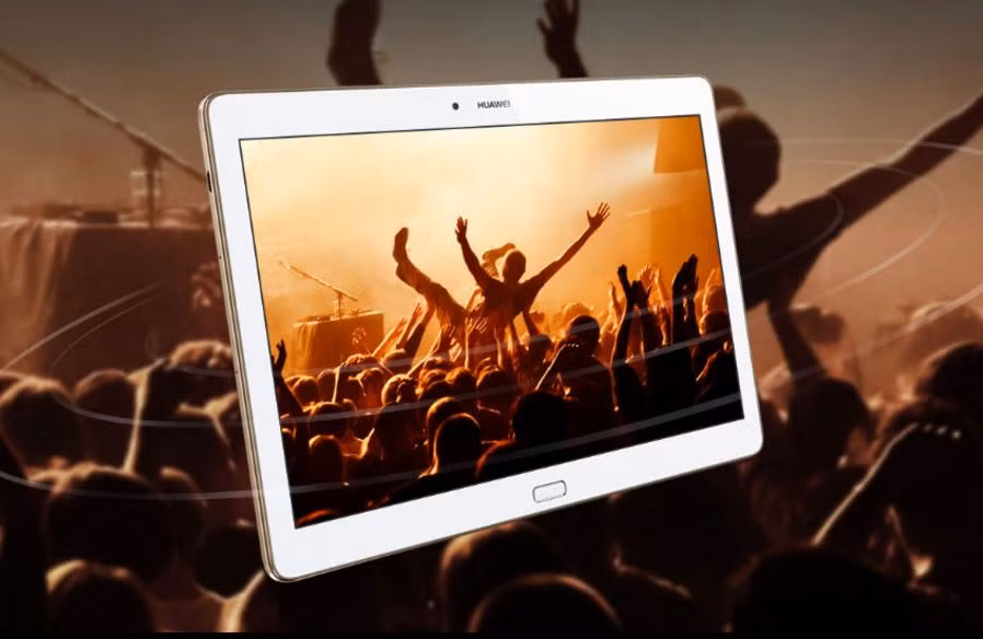  4. Huawei MediaPad M2 10,0. Với độ dày 7,35mm, kích thước 10,1 inch, thiết bị cung cấp màn hình có độ phân giải 1920 x 1200, Huawei MediaPad M2 10,0 sử dụng bộ vi xử lý Kirin 930 SoC riêng của Huawei, bộ nhớ RAM 2 GB và bộ nhớ trong 16 GB hoặc một mô hình cao cấp với một thiết lập 64GB / 3GB. Người dùng thích đầu vào bút cảm ứng có tùy chọn để tận dụng sự hỗ trợ bút stylus hoạt động M-Pen của Huawei với 2048 mức độ nhạy áp lực. Máy có trang bị một cảm biến dấu vân tay, loa 4 góc cho đầu ra âm thanh phong phú, tầm giá 350USD.