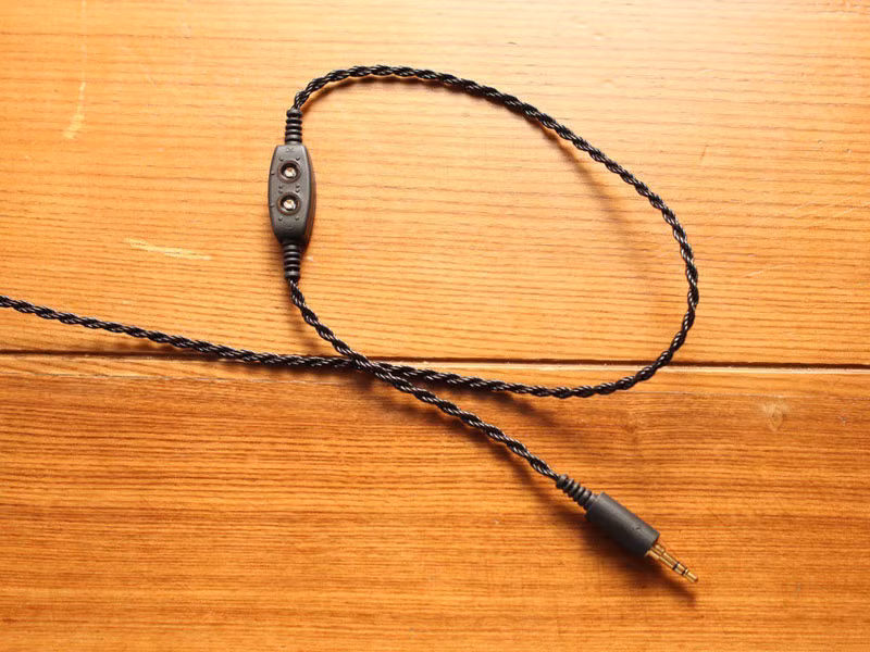 Với công nghệ công nghệ soundrIVe, Astell&amp;Kern Rosie cho phép người dùng có 8 tùy chỉnh bao gồm 2 tông âm thấp, 2 tông âm trung bình và 4 tông âm cao.