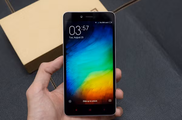  2. Xiaomi Redmi Note 2 (giá tham khảo 2,7 - 2,9 triệu đồng). Chỉ với chưa tới 3 triệu đồng, Xiaomi Redmi Note 2 có màn hình 5,5 inch full HD, hỗ trợ 2 sim, chip xử lý Mediatek 8 lõi 2 GHz, 2 GB RAM, camera chính 13 MP, camera phụ 5 MP và pin 3.060 mAh. Camera cho chất lượng khá và màn hình hiển thị đẹp mắt cũng là những điểm mạnh đáng quan tâm khác của Redmi Note 2.
