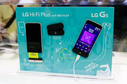  LG G5. Thiết kế tháo lắp phần cứng để nâng cấp tính năng là sự độc đáo ở G5. Nhờ thế, mẫu smartphone Android của LG có thể biến thành một máy nghe nhạc cao cấp khi cần, thông qua việc gắn thêm module xử lý nhạc Hi-Fi Plus vào phần đuôi. Phụ kiện này do hãng âm thanh Bang &amp; Olufsen phát triển. Bộ xử lý âm thanh Hi-Fi Plus của LG G5 cũng được coi là một DAC riêng, cho phép chuyển đổi tín hiệu nhạc số chất lượng cao thành tín hiệu analog và đóng vai trò là một ampli phối ghép với nhiều kiểu tai nghe khác nhau.