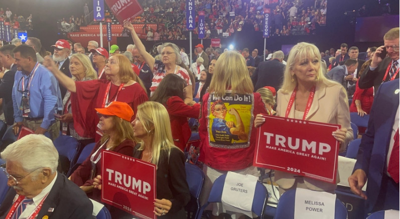 Ông Trump chính thức ra tranh cử Tổng thống Mỹ, công bố phó tướng - Hình 3 Ong Trump chinh thuc ra tranh cu Tong thong My, cong bo pho tuong-Hinh-3