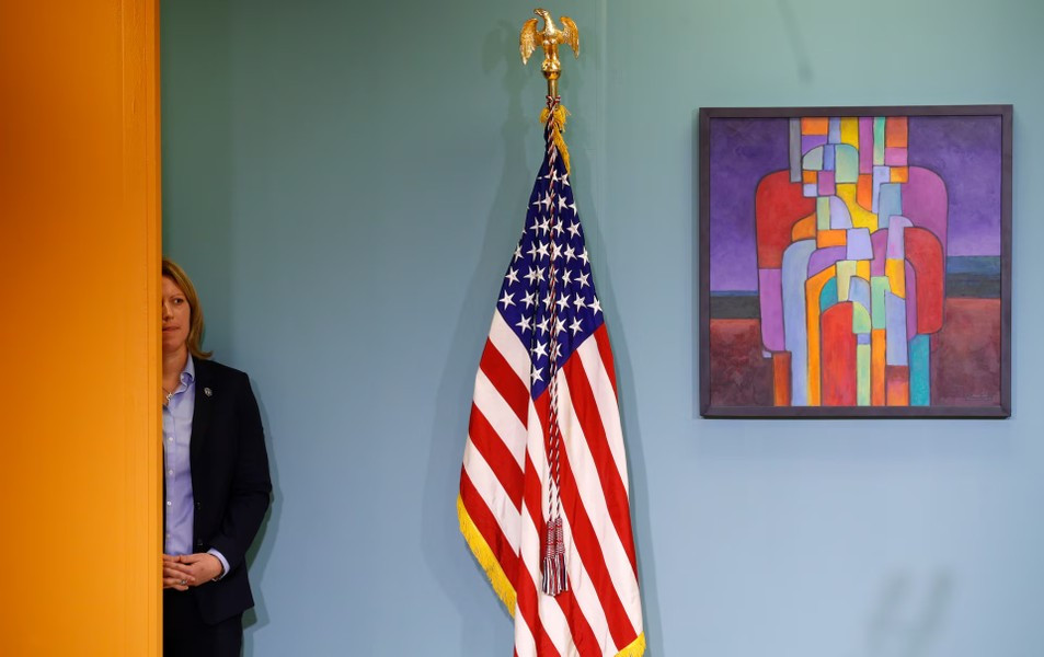 Nhân viên mật vụ làm nhiệm vụ trước khi Tổng thống Obama lên sân khấu phát biểu về cải cách nhập cư ở Nashville, bang Tennessee, ngày 9/12/2014.