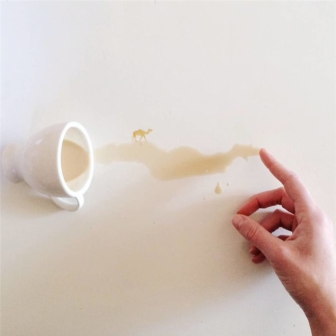 Chú lạc đà trên sa mạc.