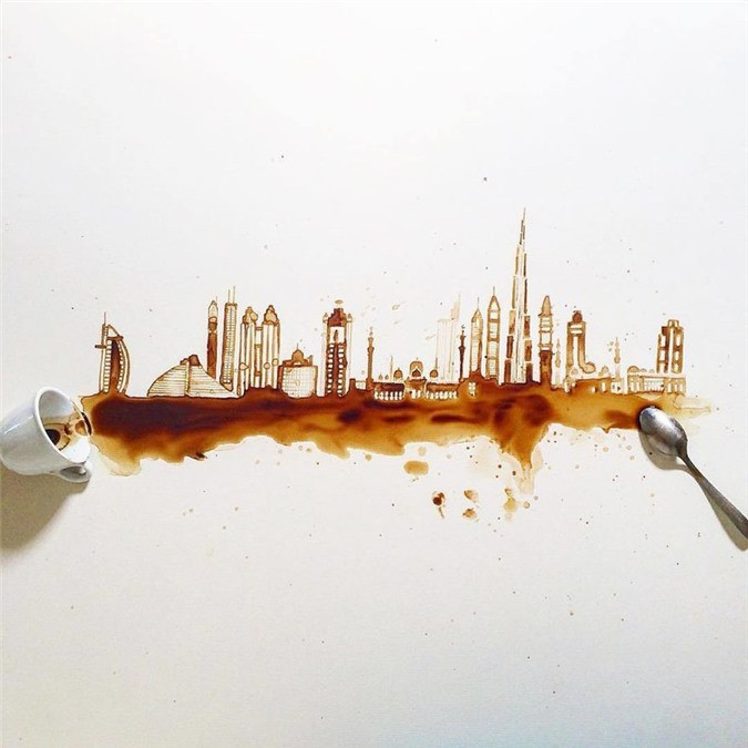 Cafe là vết bẩn khó giặt, nhưng người phụ nữ đầy sáng tạo này lại biến chúng thành tác phẩm nghệ thuật siêu đẹp chỉ với một chiếc thìa mà cô kiếm được ngay gần đó.