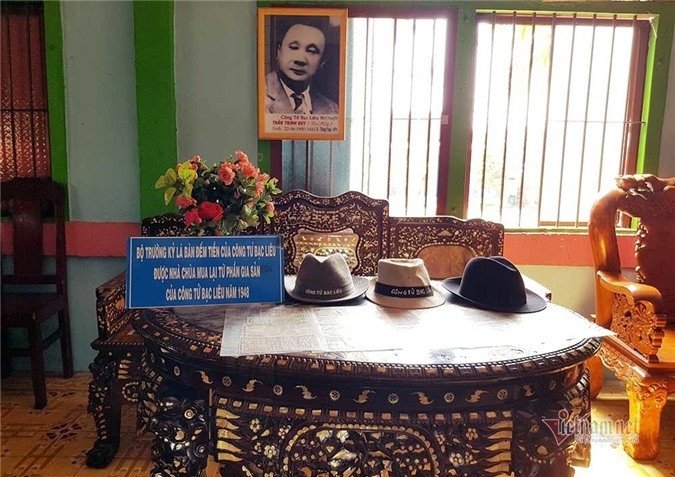 Ông Trần Trinh Đức (con trai công tử Bạc Liêu Trần Trinh Huy) từng xác nhận với báo chí, các đồ vật ở chùa Chén Kiểu đều là của cha ông ngày xưa.