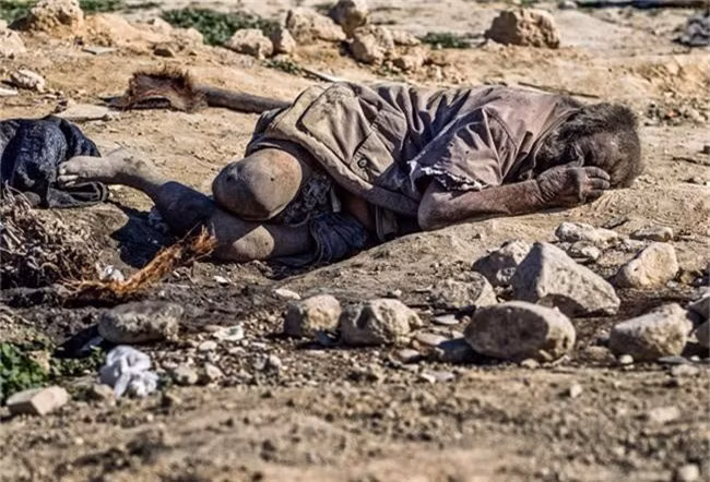 Cuộc đời của Amoo Hadji là những chuỗi ngày vô định, nay đây, mai đó. 