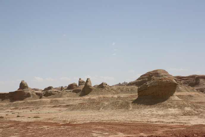 Họ sẽ nói về những địa danh như cung điện Potala, đền Wat, đấu trường La Mã, núi Phú Sĩ, tượng Nhân Sư để du khách tự khám phá.