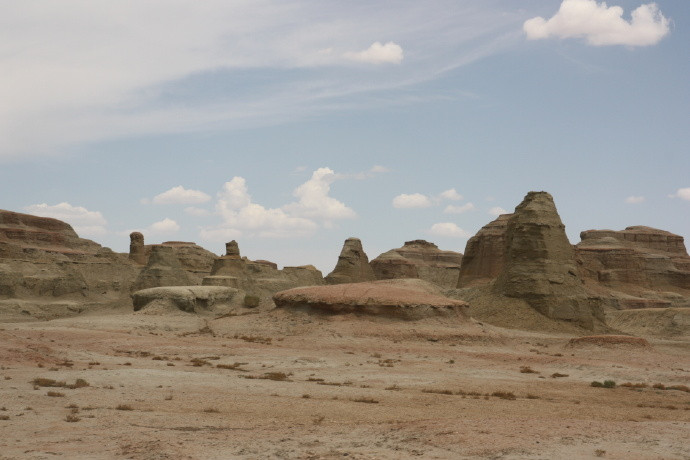 Trong suốt cuộc hành trình du khách được phép dừng lại 3 lần để chụp ảnh lưu niệm, mỗi lần không quá 10 phút, nếu du khách nào muốn ở lại lâu hơn thì phải đợi chuyến xe bus tiếp theo.