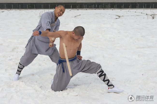 "Kim Chung Tráo" gồm 12 ải, luyện đến ải cuối đao thương bất nhập, thủy hỏa bất cụ, bách độc bất xâm, trở thành thân kim cang bất hoại trong truyền thuyết, thiên hạ vô địch. Trên thực tế, đây chỉ đơn giản là một môn ngạch công, rèn luyện cơ thể cứng rắn, cường tráng. 