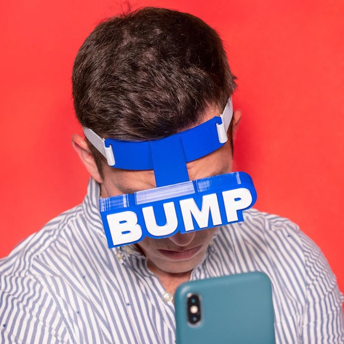 Vòng tránh tai nạn, giúp bạn không bị va đầu khi mải mê sử dụng điện thoại.